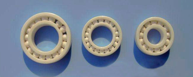 ISO 16949 500℃ ZrO2 1300 HRCの完全な陶磁器の玉軸受 0